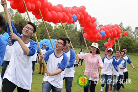 大型主題團建《龍舞天下》拓展培